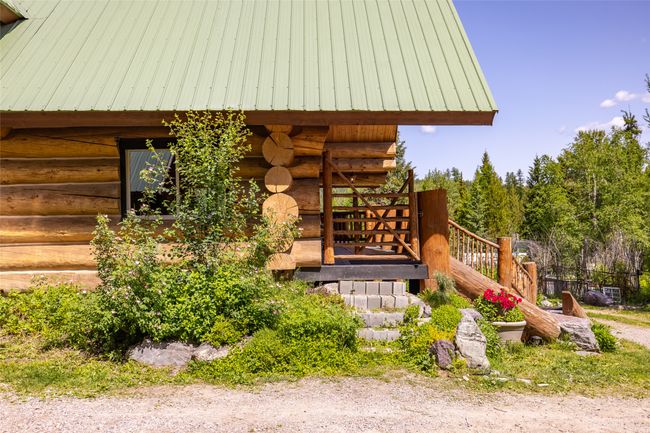 1080 Mt Highway 209, House other with 2 bedrooms, 3 bathrooms and null parking in Bigfork MT | Image 84