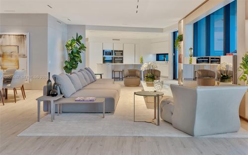 4705-18555 Collins Ave, Sunny Isles Beach, FL, 33160-2400 | Card Image