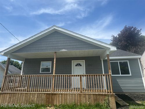 3302 Miller Rd, Flint, MI, 48503-4672 | Card Image