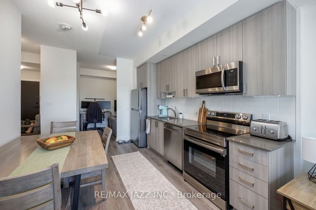 315 - 1480 Bayly St, Condo with 2 bedrooms, 1 bathrooms and 1 parking in Pickering ON | Image 9