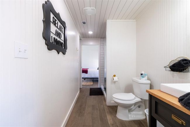 Jack and Jill Bathroom | Image 24