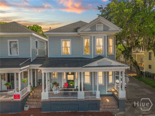 114 W Waldburg St, Savannah, GA, 31401-6342 | Card Image