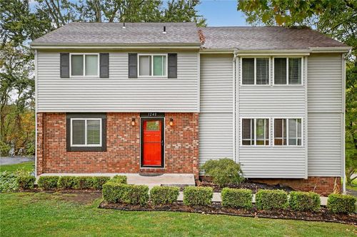 1240 Manor Dr, Upper St Clair, PA, 15241-2865 | Card Image