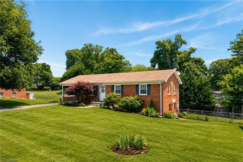 241 Janice Dr, Mount Airy, NC, 27030-8033 | Card Image
