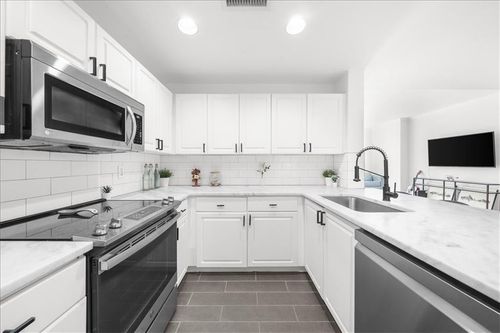 apt-410-3475 Oak Valley Rd Ne, Atlanta, GA, 30326-1299 | Card Image