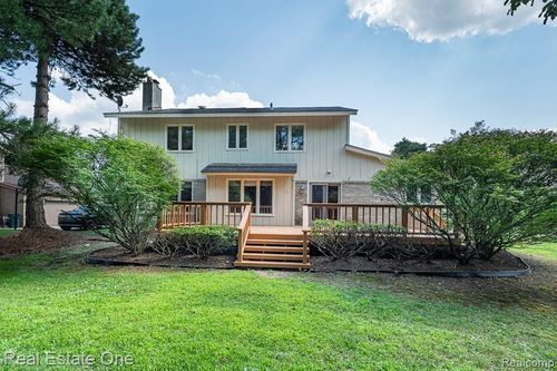 1654 Greenwich Dr, Troy, MI, 48098-4390 | Card Image