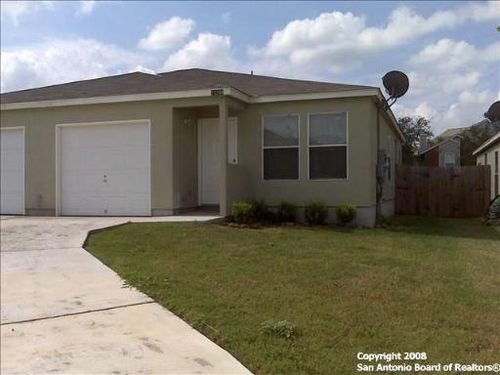 11206 Center Point Rd, San Antonio, TX, 78233-6835 | Card Image