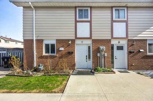 12 San Vito Way, North York, ON, M3L2G7 | Card Image
