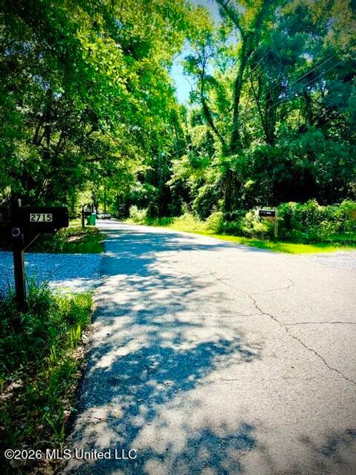 2718 Brumbaugh Road, Ocean Springs, MS, 39564 | Card Image