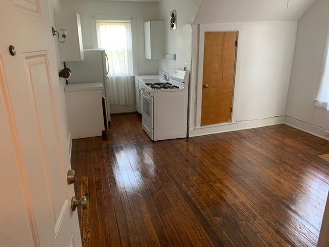 424 Crapo St, Home with 0 bedrooms, 4 bathrooms and 1 parking in Flint MI | Image 27