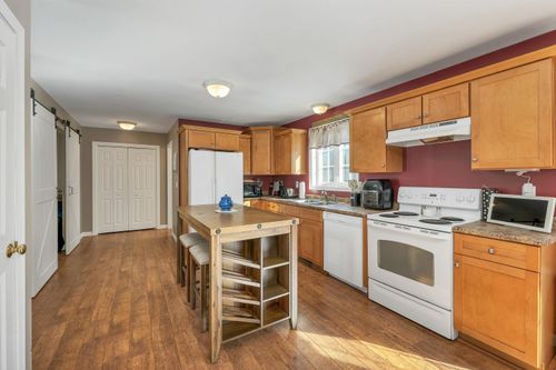 104 Weare Rd, New Boston, NH, 03070-3708 | Card Image
