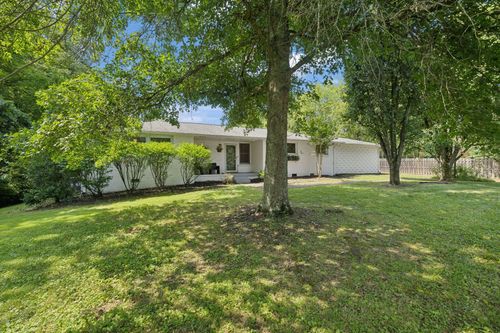 6567 Brownlee Dr, Nashville, TN, 37205-3052 | Card Image