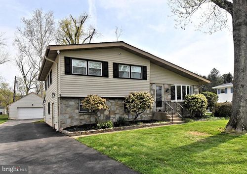 89 Upland Dr, Churchville, PA, 18966-1060 | Card Image