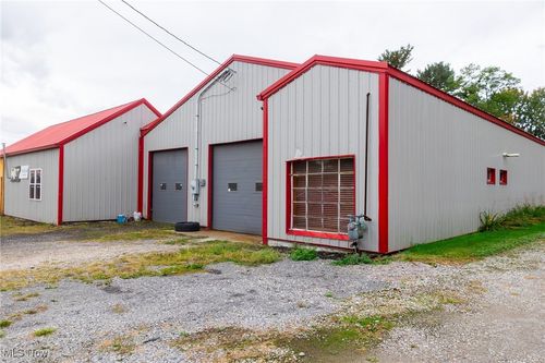 229 2nd St, West Farmington, OH, 44491-2504 | Card Image