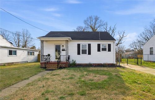 3521 Essex Cir, Norfolk, VA, 23513-5411 | Card Image