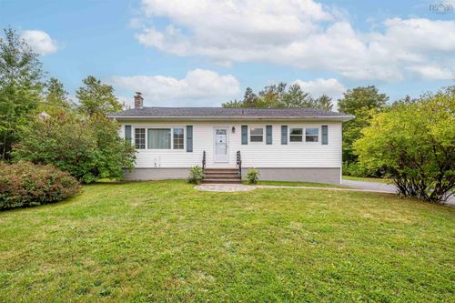 17 Kinsac Rd, Beaver Bank, NS, B4G1C5 | Card Image