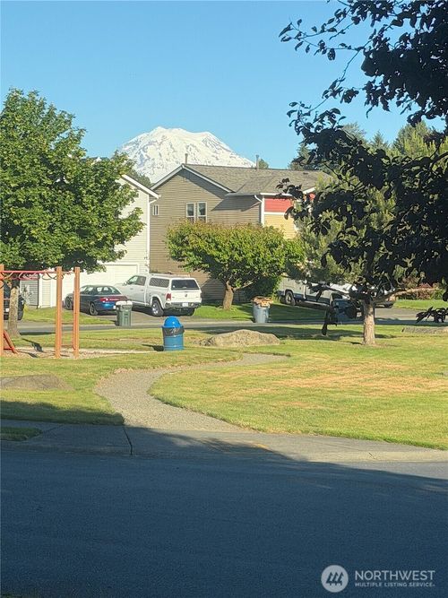 18502 94th Ave E, Puyallup, WA, 98375-2038 | Card Image