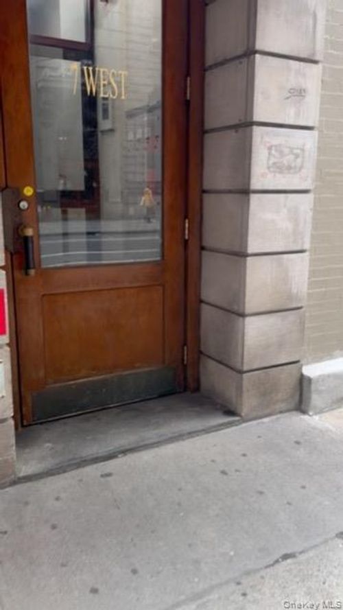 7 W 20th St, New York, NY, 10011-3703 | Card Image