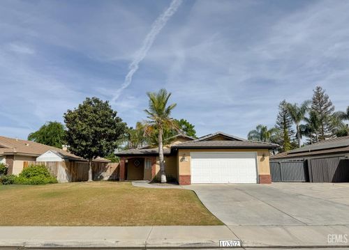 10302 Cheyenne Dr, Bakersfield, CA, 93312 | Card Image