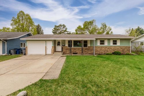 533 Maple Ln, Moorhead, MN, 56560-3236 | Card Image