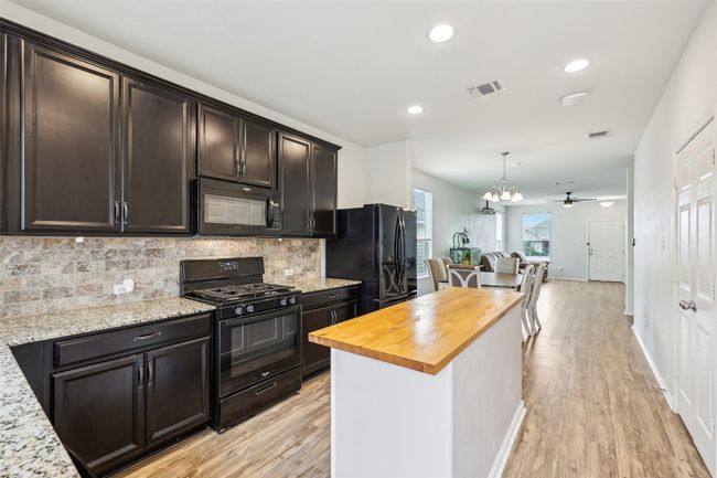 397 Bayberry Cir, House other with 3 bedrooms, 2 bathrooms and null parking in Buda TX | Image 16