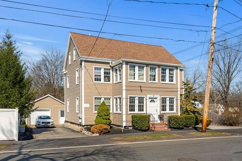 12 Chestnut St, Danvers, MA, 01923-2233 | Card Image