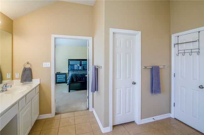 19321 Gale Meadow Dr, House other with 4 bedrooms, 3 bathrooms and 4 parking in Pflugerville TX | Image 9