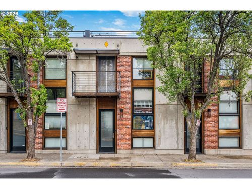 312 Columbia St, Hood River, OR, 97031-2026 | Card Image