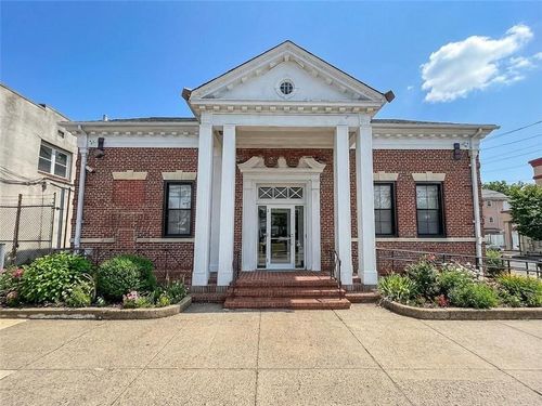 257 New Dorp Ln, Staten Island, NY, 10306-3039 | Card Image