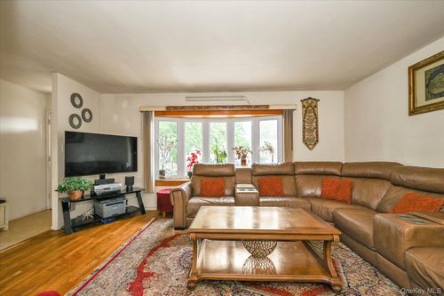 206 46th Ave, Bayside, NY, 11361-3125 | Card Image