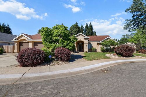 3052 Clear Water Ct, Redding, CA, 96002-5162 | Card Image