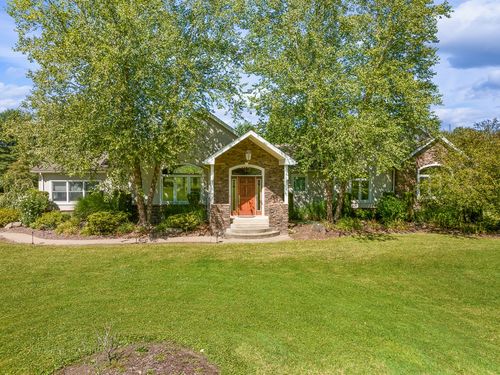 17901 Station Rd, Centerville, PA, 16404-6757 | Card Image