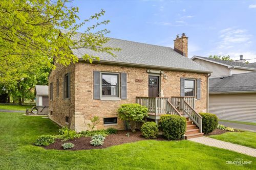 22w552 Cherry Ln, Glen Ellyn, IL, 60137-3704 | Card Image