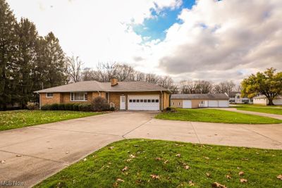 6495 Wall Street, House other with 3 bedrooms, 2 bathrooms and null parking in Ravenna OH | Image 2