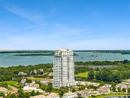 1106-1 Tower Dr, Portsmouth, RI, 02871-1638 | Card Image