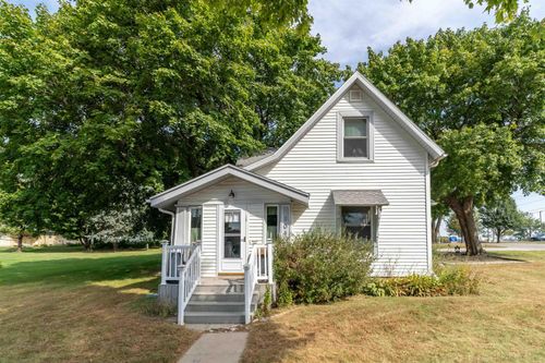 101 I Ave, Grundy Center, IA, 50638-1944 | Card Image