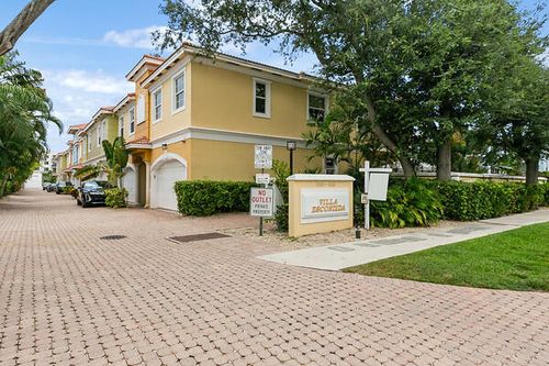 3020 Ne 5th Ter, Wilton Manors, FL, 33334-2092 | Card Image