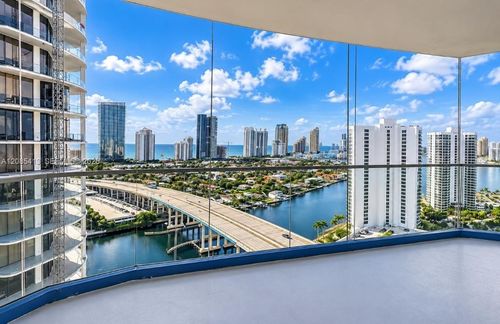 24e-19355 Turnberry Way, Aventura, FL, 33180-2543 | Card Image