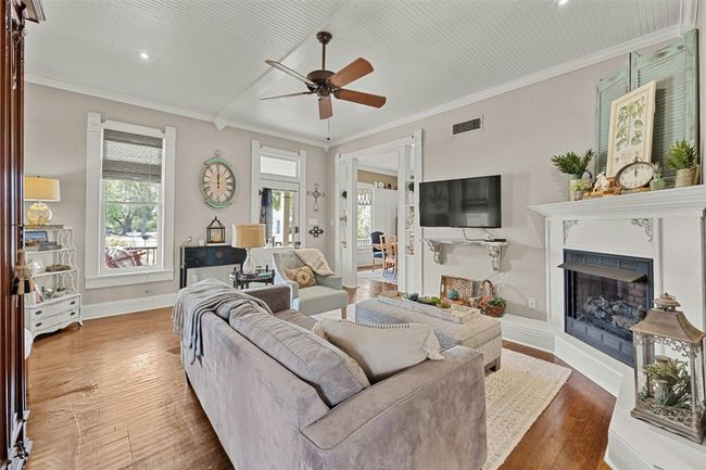 622 W 7 Th St, House other with 4 bedrooms, 3 bathrooms and null parking in Taylor TX | Image 7