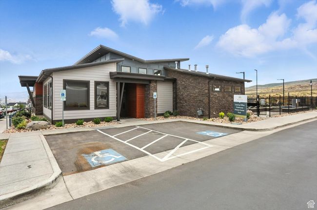 HOA Clubhouse | Image 19