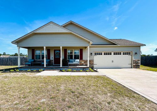 901 Purvis Ct, Richlands, NC, 28574-6009 | Card Image