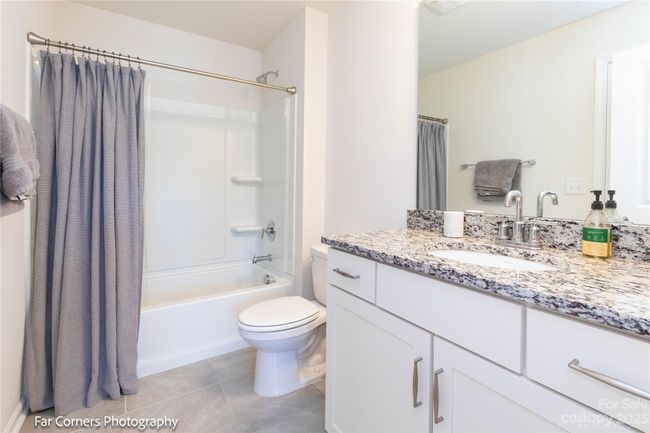 Bathroom 2 | Image 15