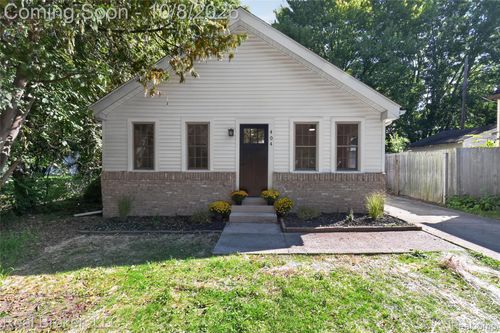404 Laprairie St, Ferndale, MI, 48220-3210 | Card Image