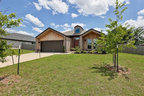 324 Megan Ct, Blanchard, OK, 73010-9519 | Card Image