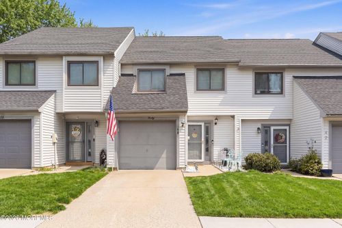 40 Lexington Cir, Matawan, NJ, 07747-3765 | Card Image