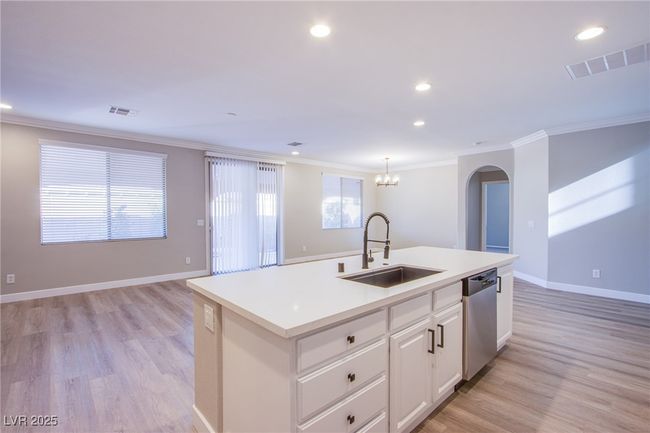 8026 Sunset Creek St, House other with 3 bedrooms, 3 bathrooms and null parking in Las Vegas NV | Image 13
