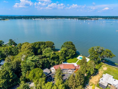 512 E Shore Rd, Great Neck, NY, 11024-1543 | Card Image