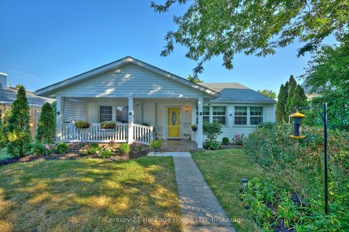 662 Lakeshore Rd, Fort Erie, ON, L2A1B9 | Card Image