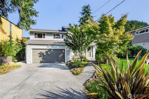 12832 Ne 84th Street, Kirkland, WA, 98033 | Card Image