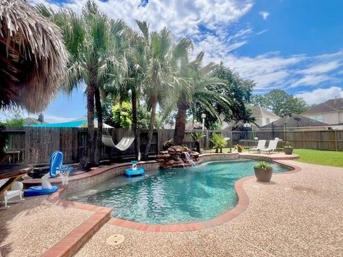 105 Laguna Pointe Dr, League City, TX, 77573-3920 | Card Image